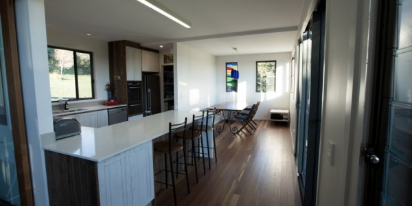 The Highlands House in The Ecovillage Currumbin kitchen