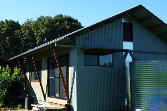 Treby Build - The Creek Ecohouse